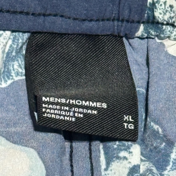 The North Face Navy Floral Swim Trunks Size XL - Picture 3 of 6